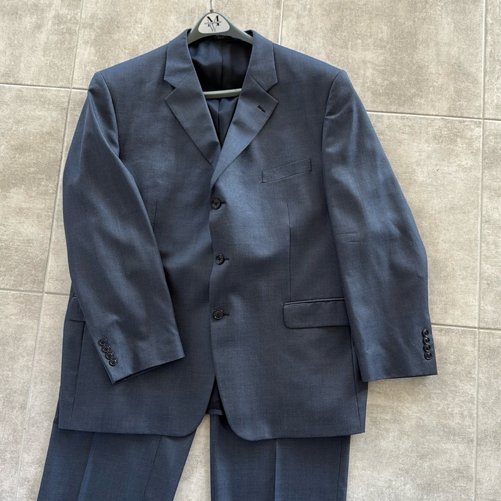 JONES NEW YORK Beautiful Plaid Blue Men's Suit - Excellent Condition - Picture 1 of 14